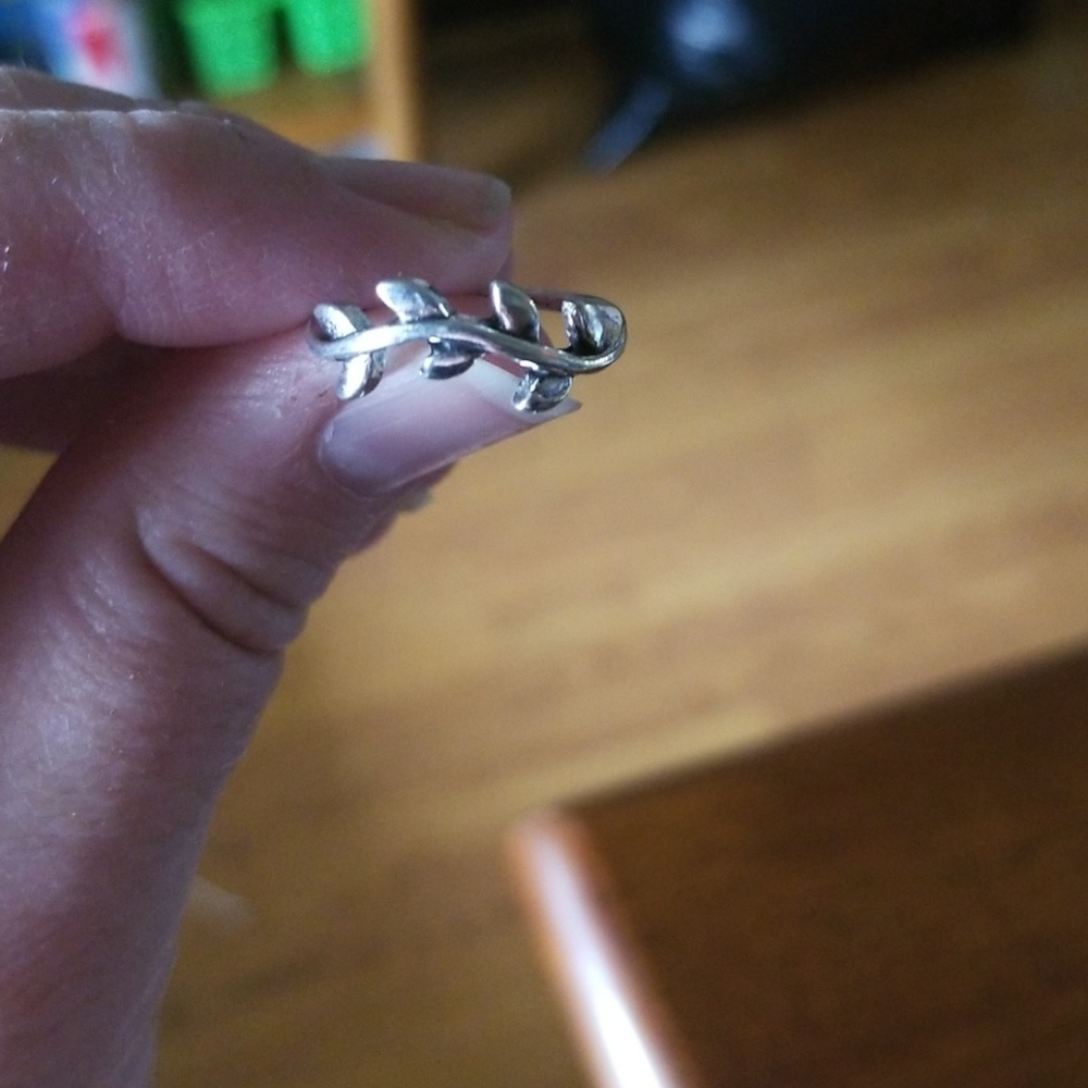 Vine ring. Size 4